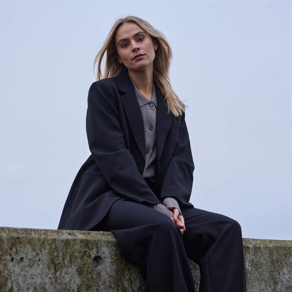 Heartmade Jutin Blazer, Sort